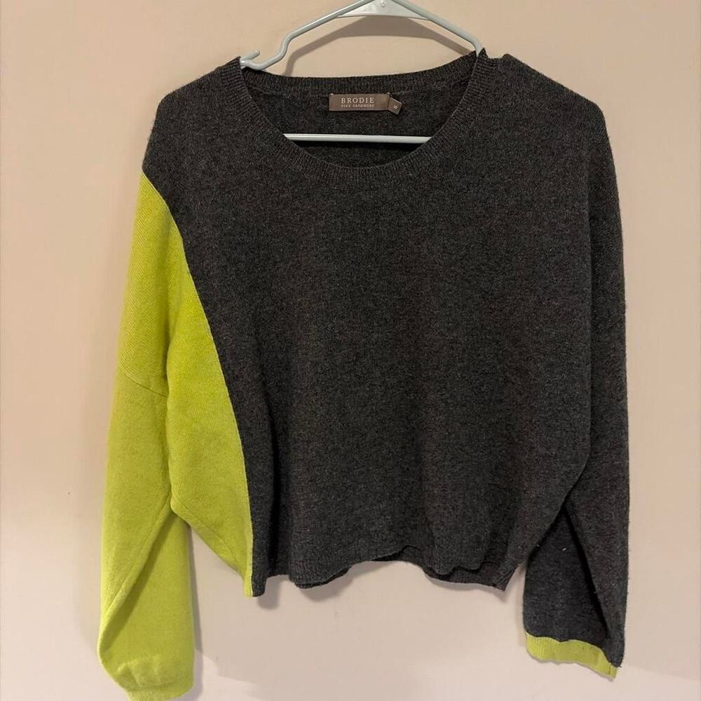 Brodie Women's Grey and Green Jumper